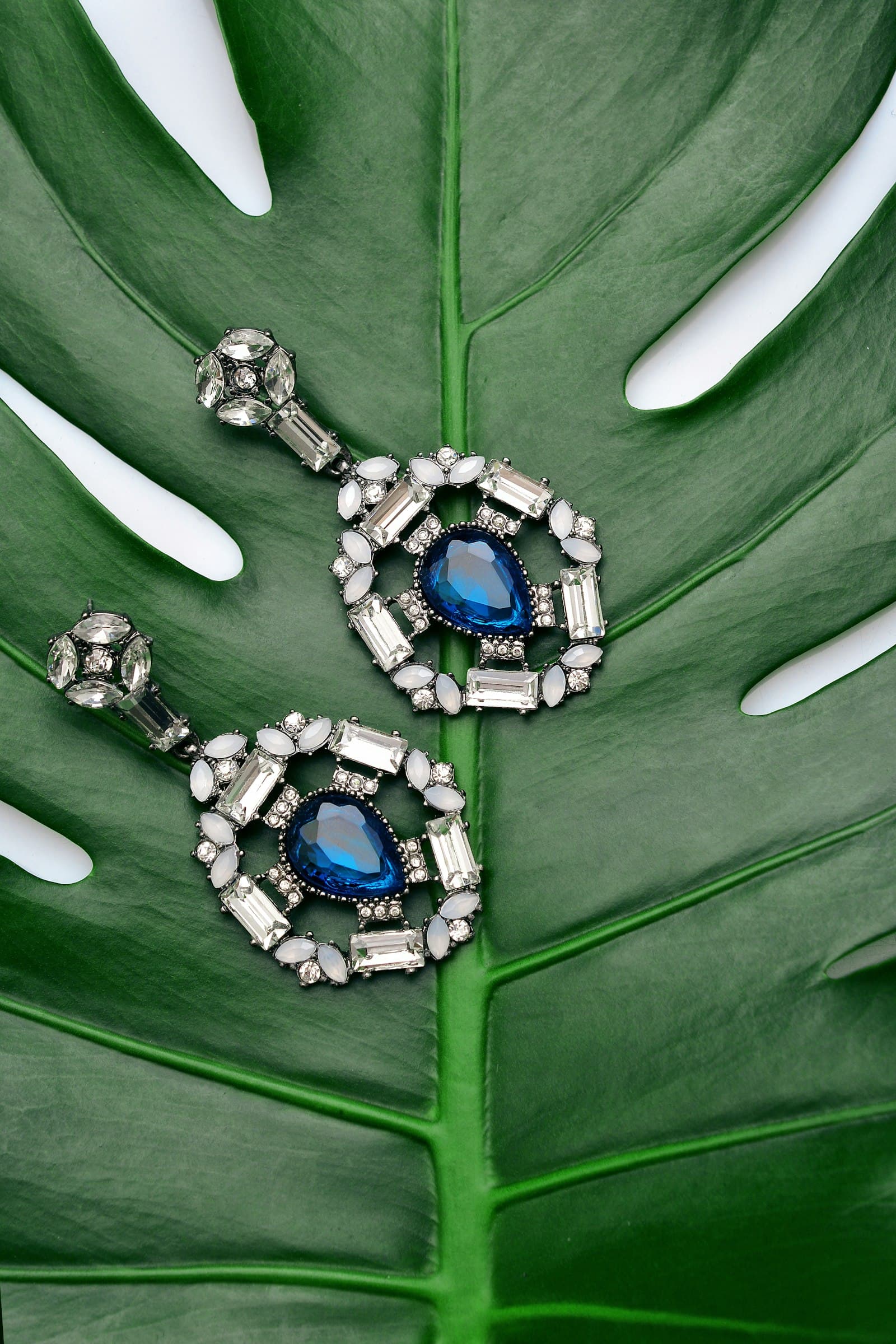 Emerald drop earrings