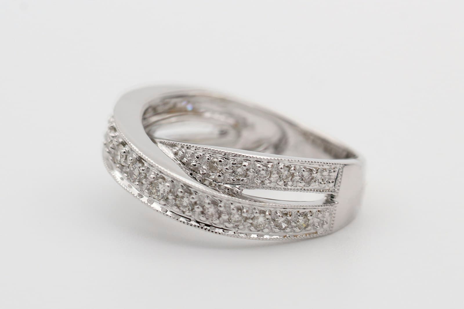 Blue sapphire halo ring in platinum